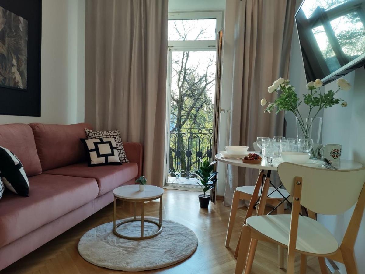 Day & Night By Cooee Apartments Varsovie Extérieur photo